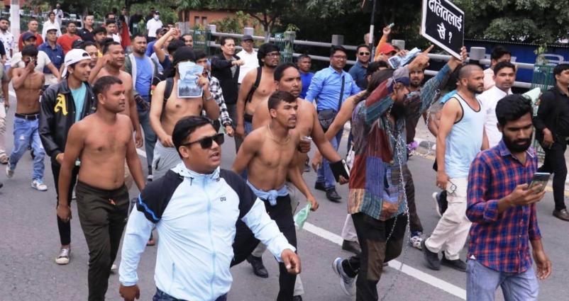 दलित अधिकार खोज्दै काठमान्डु अर्धनग्न प्रदर्शन